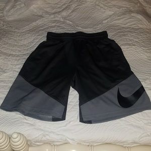NWOT men's basketball shorts